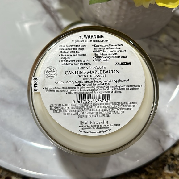 Bath & Body Works Candle 🥓 - Picture 5 of 5